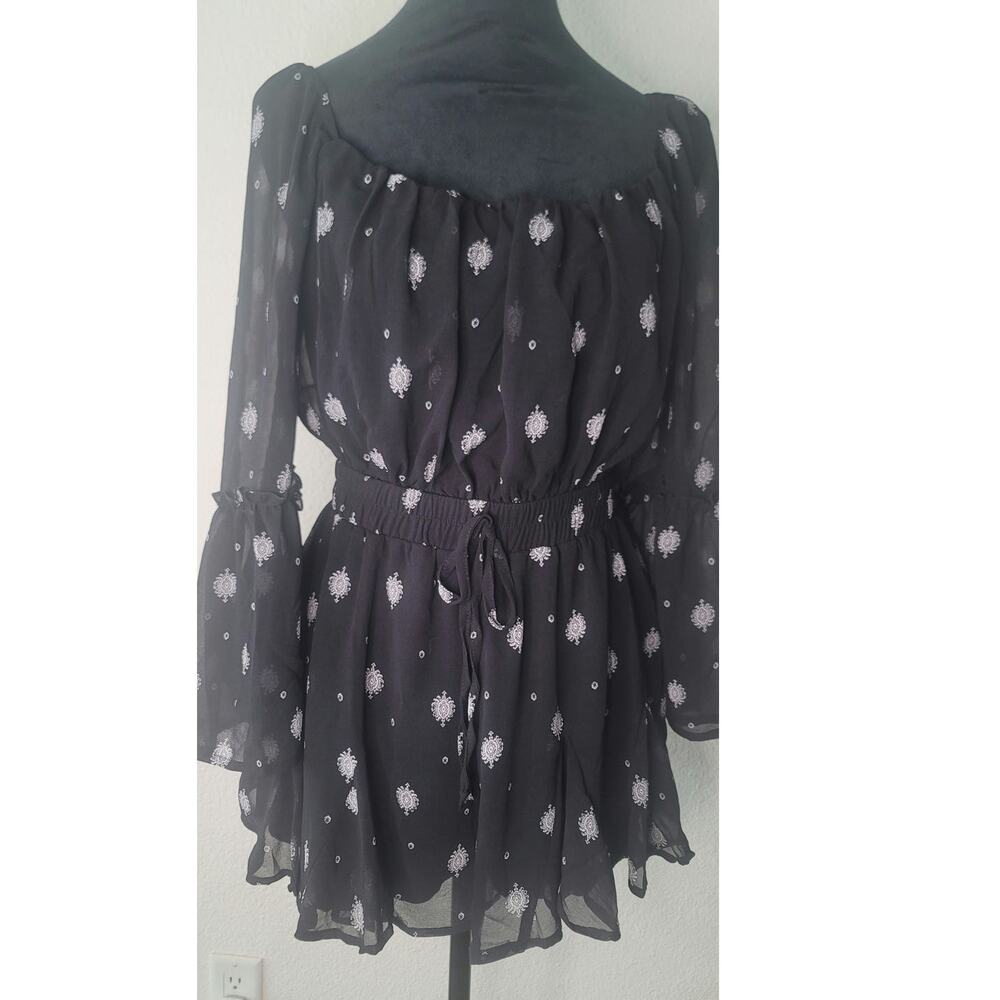 Black Long-sleeve Smocked Romper White Geometric/Boho Print Women's Sz Medium